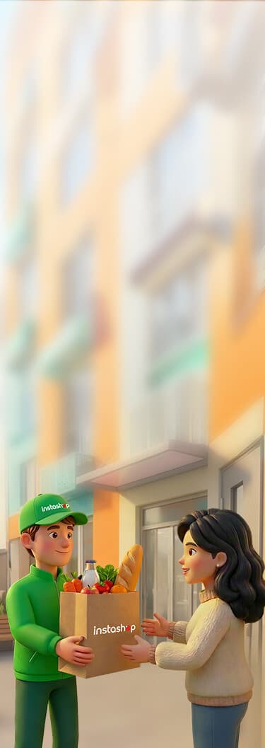 Курьер Instashop доставляет продукты